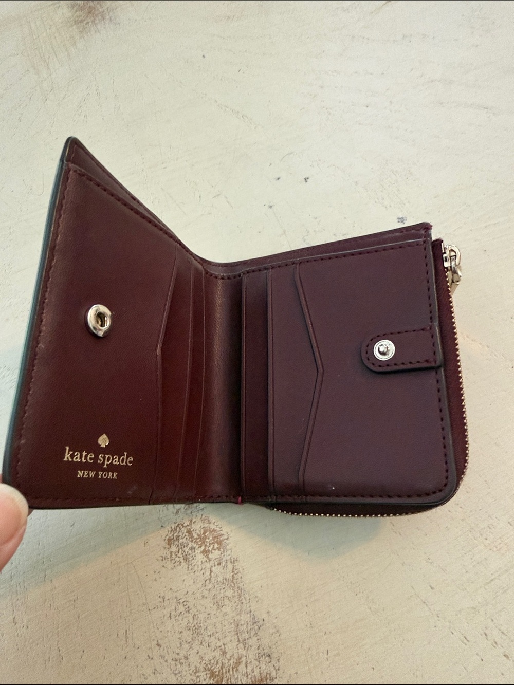 Kate Spade magenta two tone zippered wallet like new - Picture 3 of 8